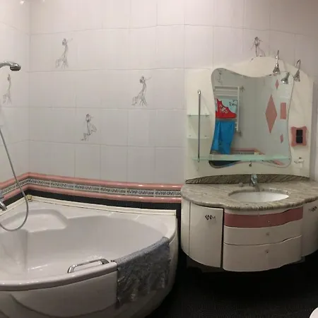 Apartment Bol'shaia Uiutnaia Kvartira *