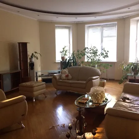 Apartment Bol'shaia Uiutnaia Kvartira